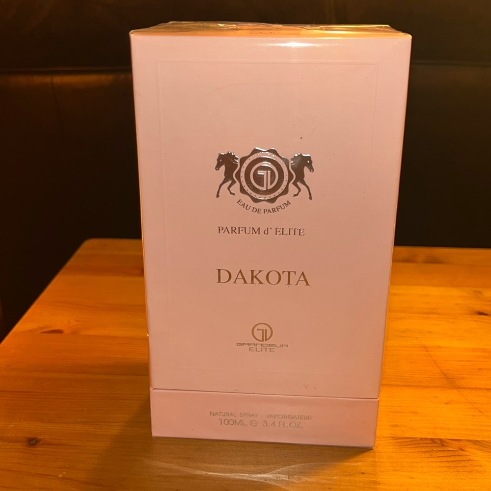 DAKOTA Parfum d’ Elite Natural Spray 100 ml 3.4 fl oz NWT